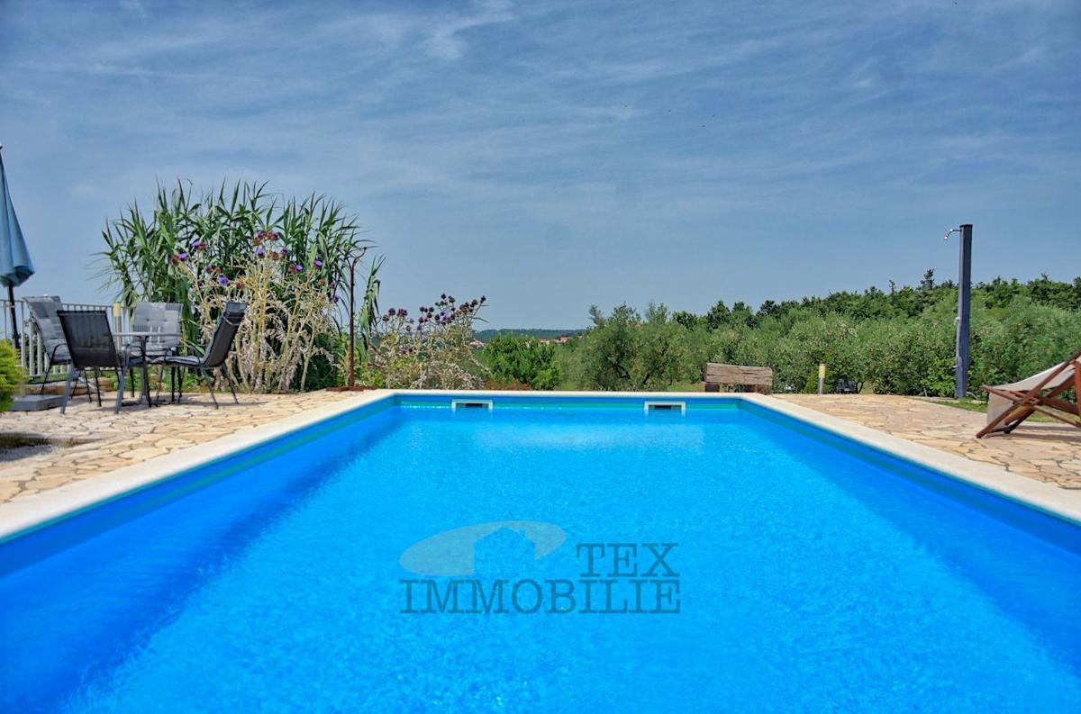 Villa indipendente con piscina e vista mare