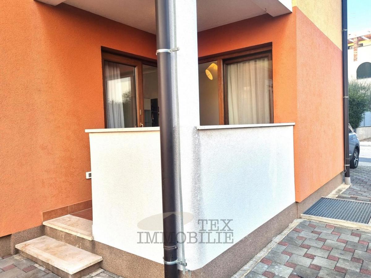 NOVIGRAD! Appartamento al piano terra con 1 camera da letto – ideale per le vacanze o per viverci tutto l’anno!