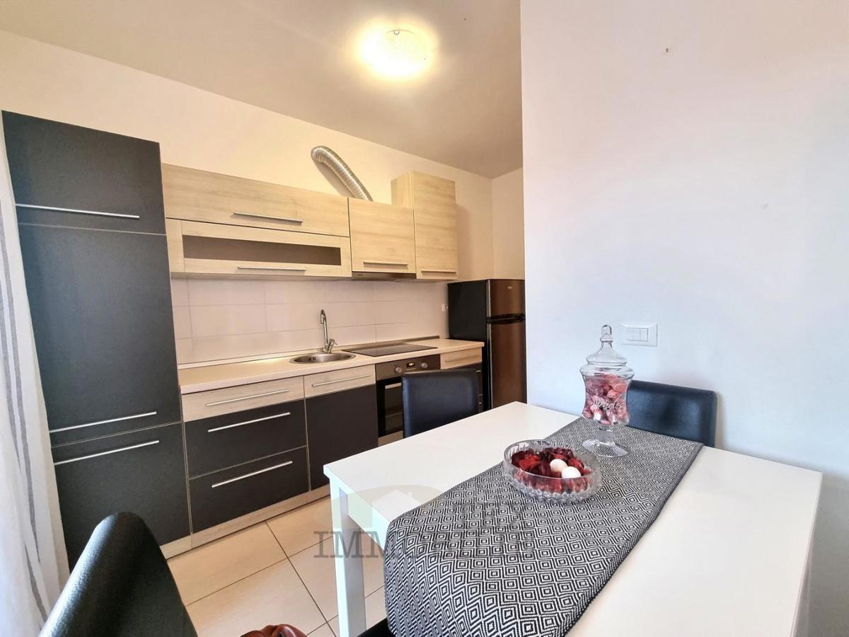 NOVIGRAD! Appartamento al piano terra con 1 camera da letto – ideale per le vacanze o per viverci tutto l’anno!