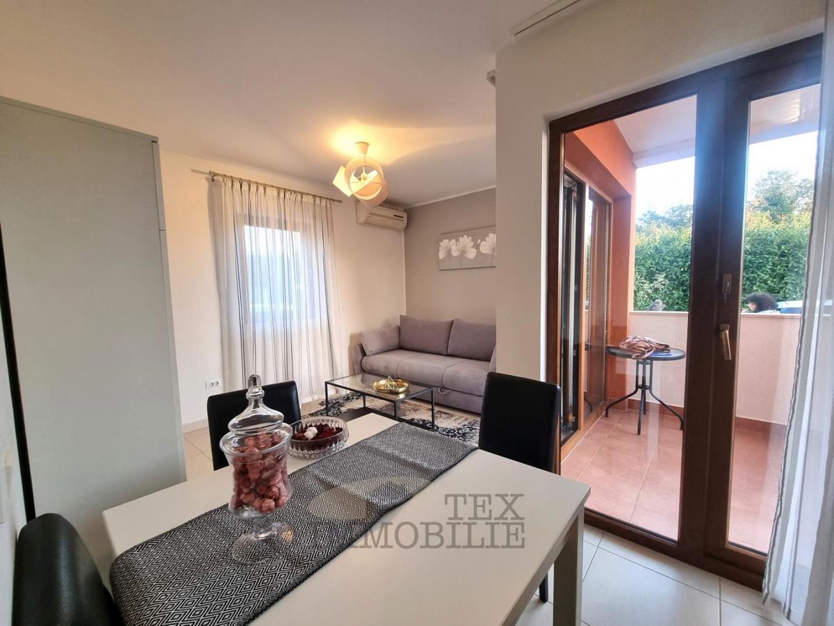 NOVIGRAD! Appartamento al piano terra con 1 camera da letto – ideale per le vacanze o per viverci tutto l’anno!