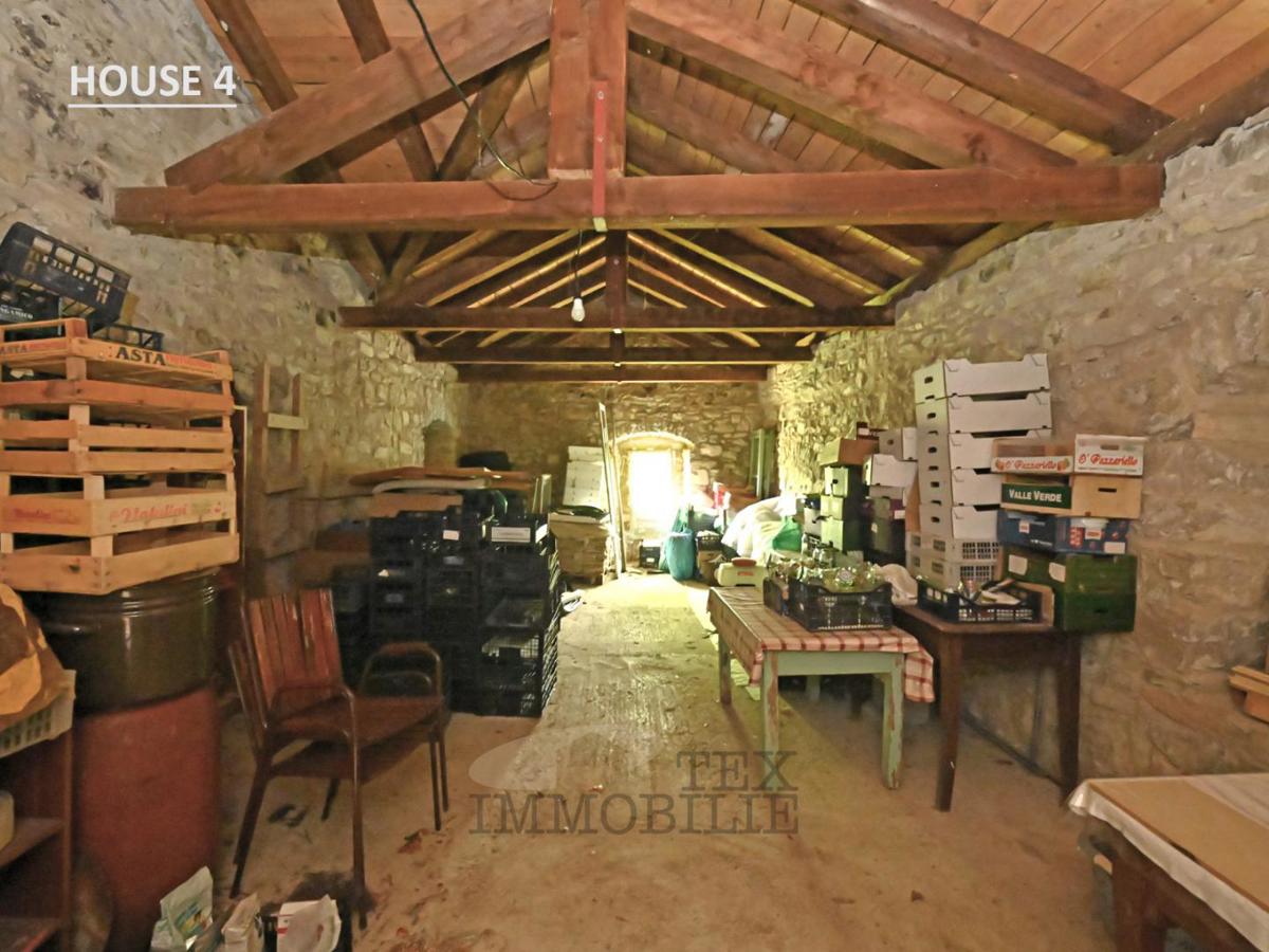 Autentico borgo istriano con potenziale illimitato