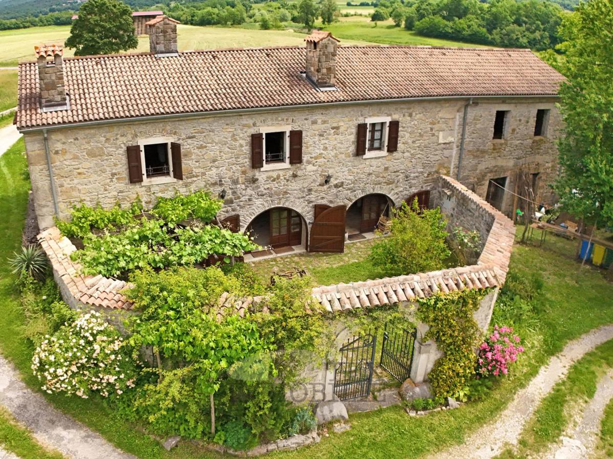 Autentico borgo istriano con potenziale illimitato