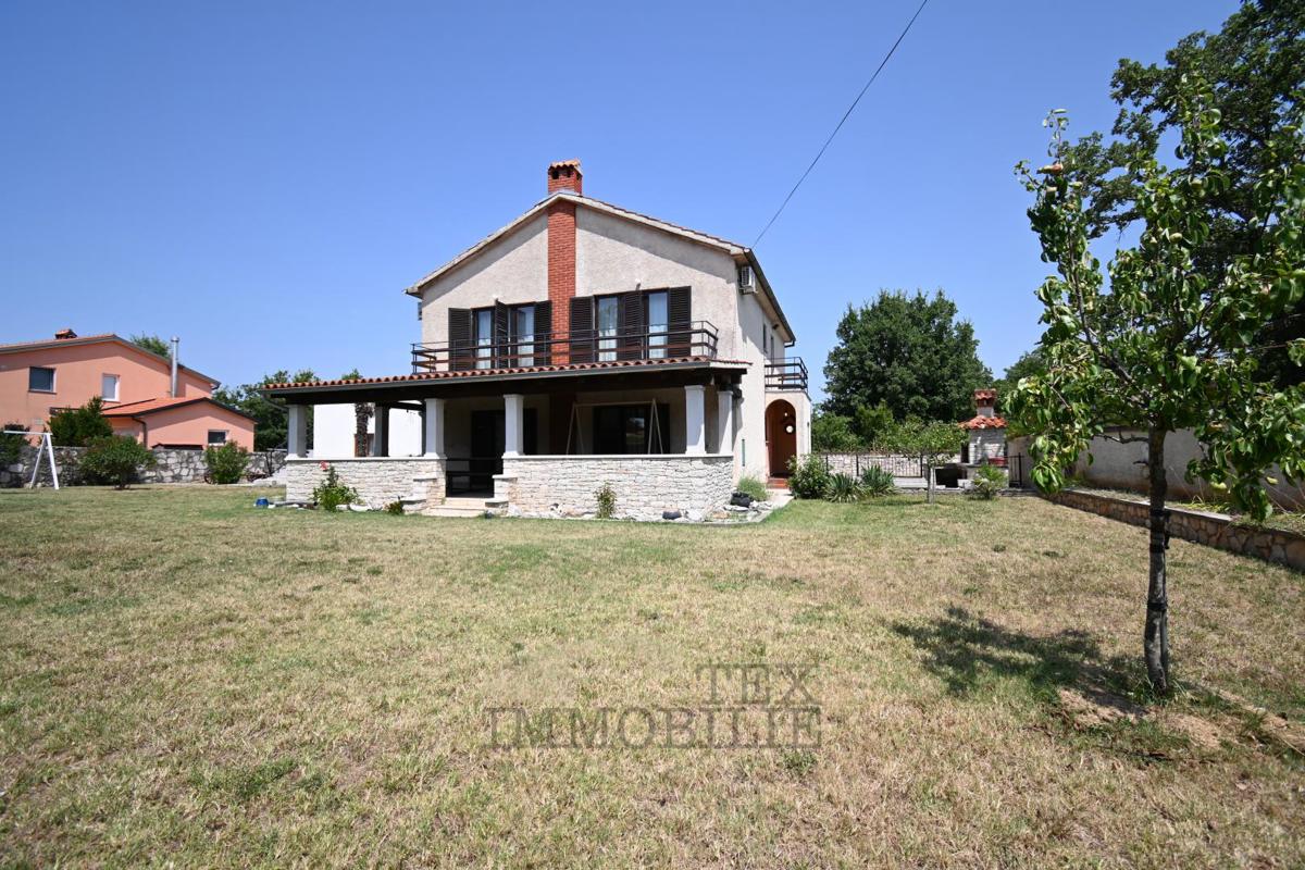 Casa spaziosa con annesso e ampio giardino – a 6 km da Parenzo