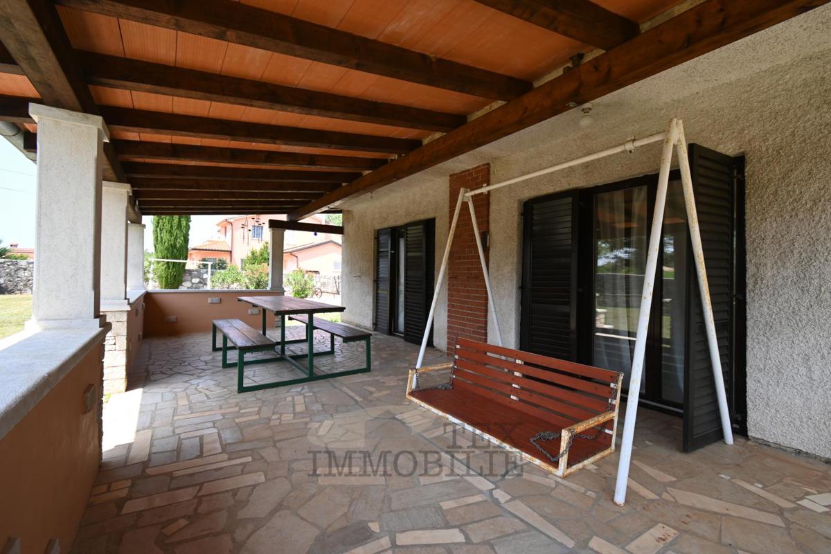 Casa spaziosa con annesso e ampio giardino – a 6 km da Parenzo