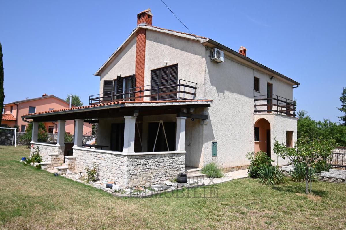 Casa spaziosa con annesso e ampio giardino – a 6 km da Parenzo