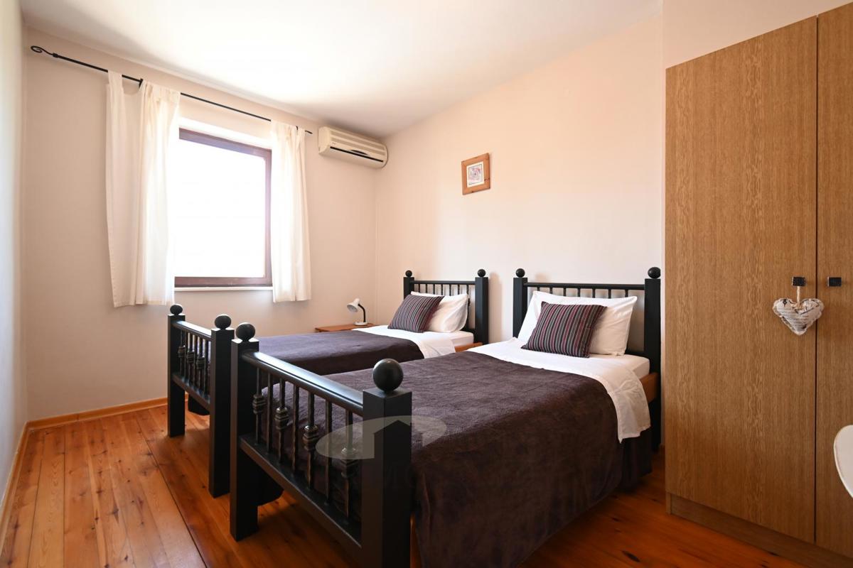 Casa spaziosa con annesso e ampio giardino – a 6 km da Parenzo