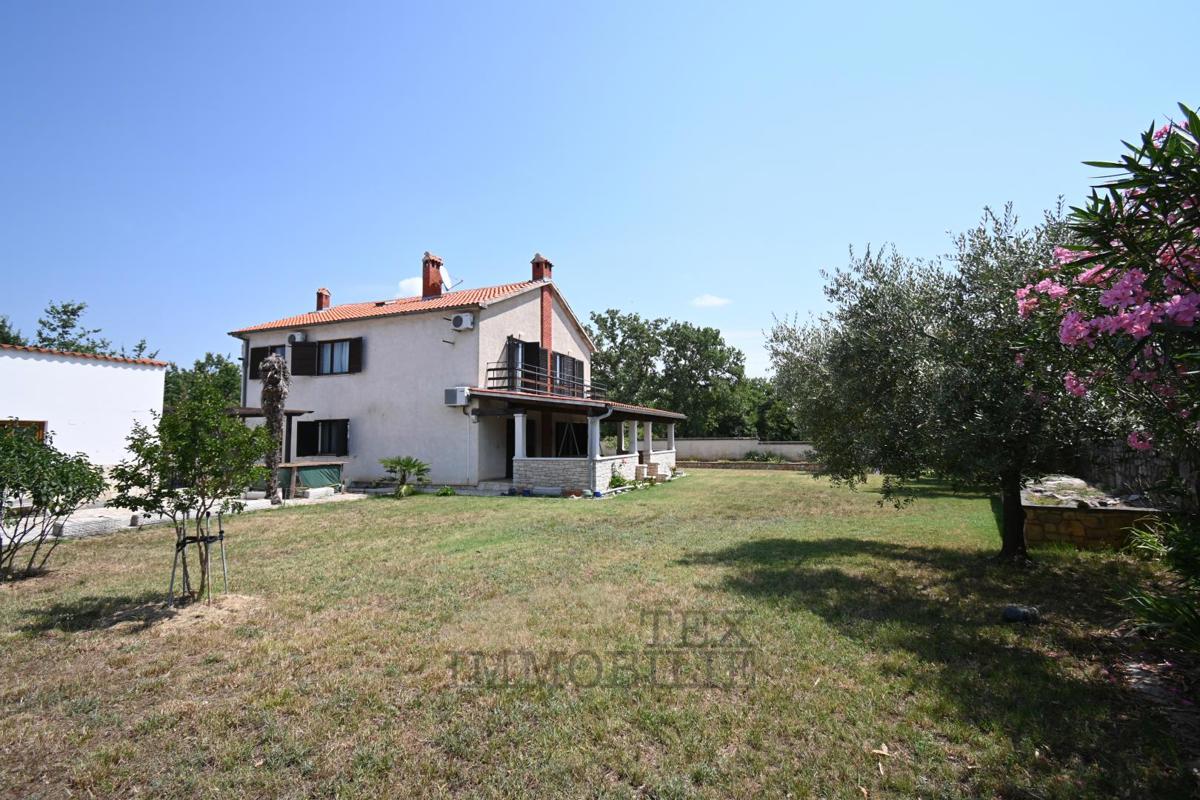 Casa spaziosa con annesso e ampio giardino – a 6 km da Parenzo