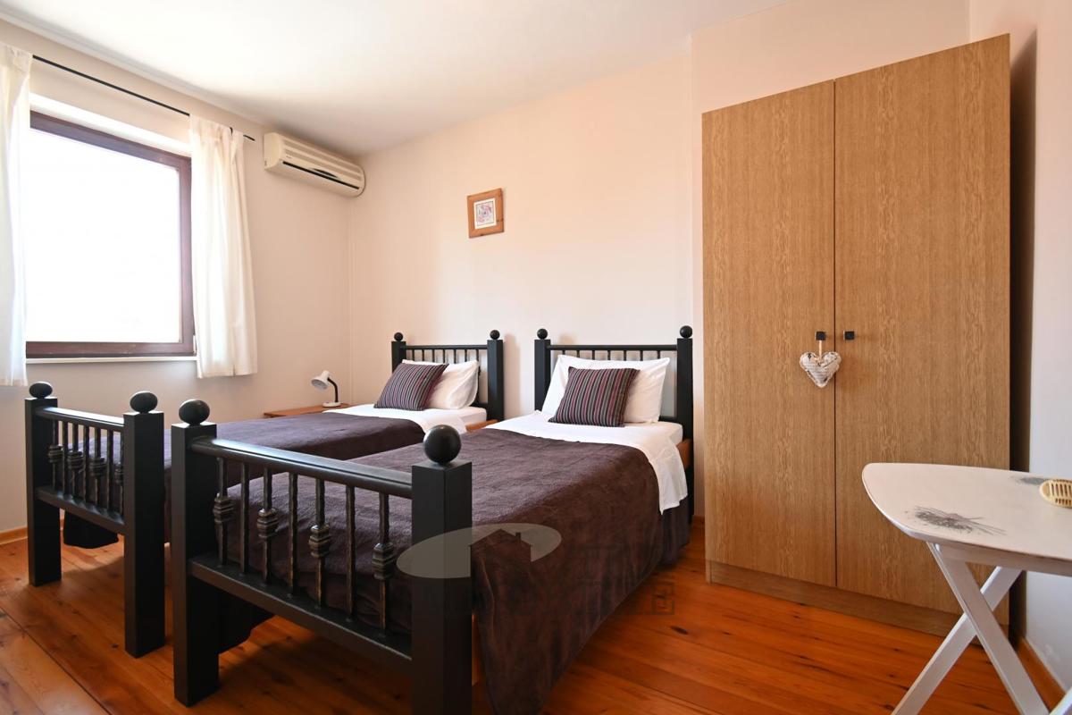 Casa spaziosa con annesso e ampio giardino – a 6 km da Parenzo