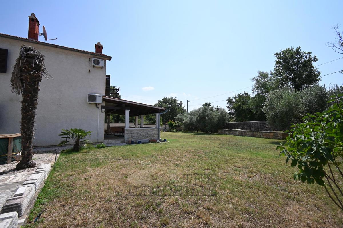 Casa spaziosa con annesso e ampio giardino – a 6 km da Parenzo