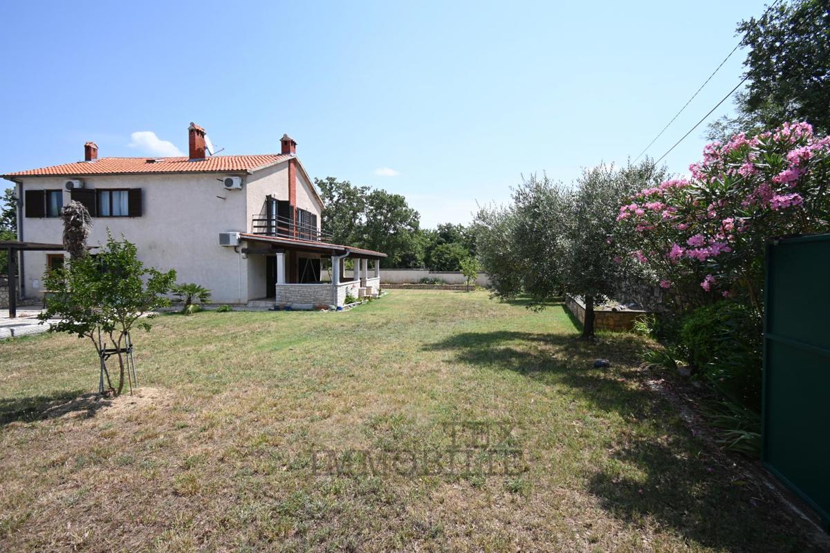 Casa spaziosa con annesso e ampio giardino – a 6 km da Parenzo