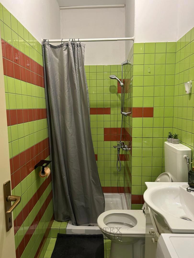 EDIFICIO RESIDENZIALE-COMMERCIALE NEL CUORE DEL CENTRO STORICO DI VRSAR