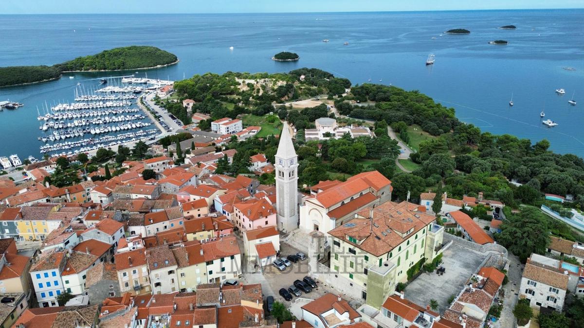 EDIFICIO RESIDENZIALE-COMMERCIALE NEL CUORE DEL CENTRO STORICO DI VRSAR