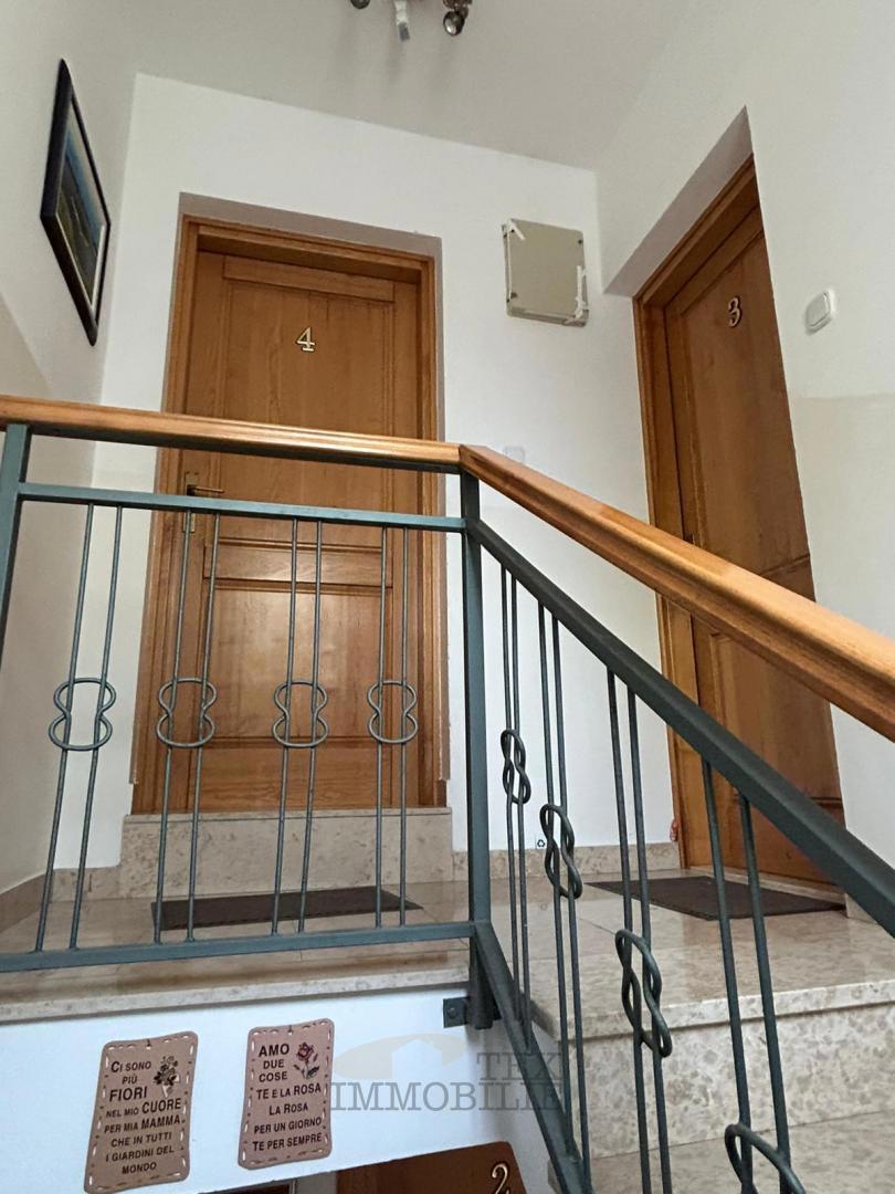 EDIFICIO RESIDENZIALE-COMMERCIALE NEL CUORE DEL CENTRO STORICO DI VRSAR