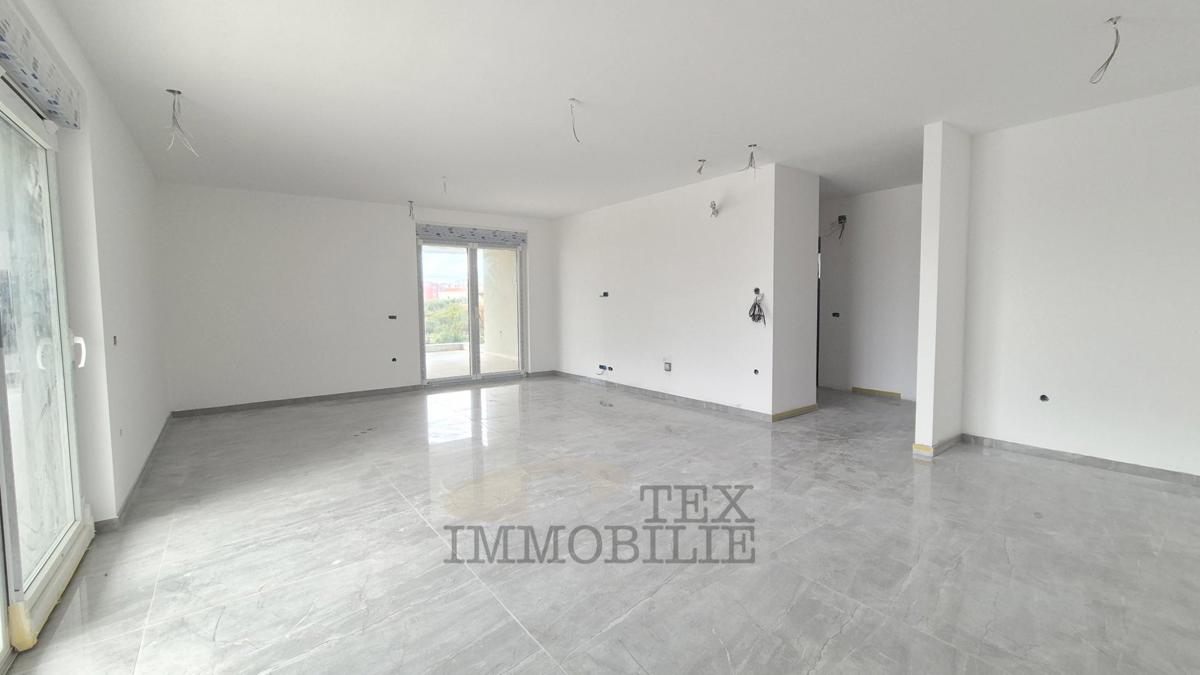 Zona di Parenzo – Attico in nuova costruzione con tre camere da letto