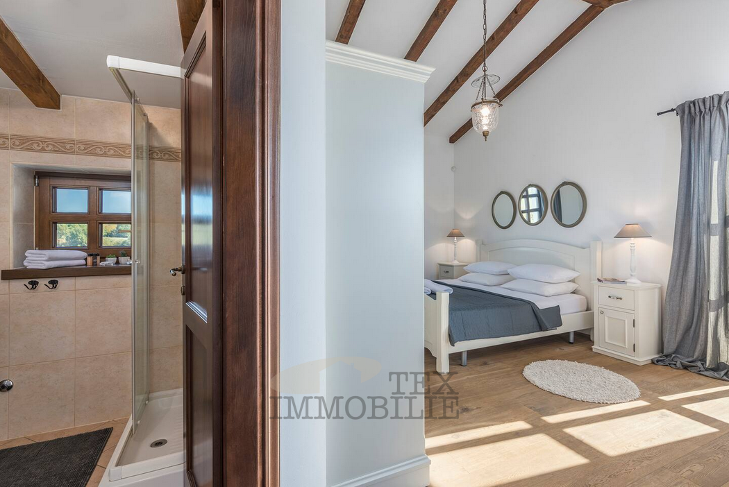 Villa in pietra con piscina in una zona tranquilla – dintorni di Parenzo