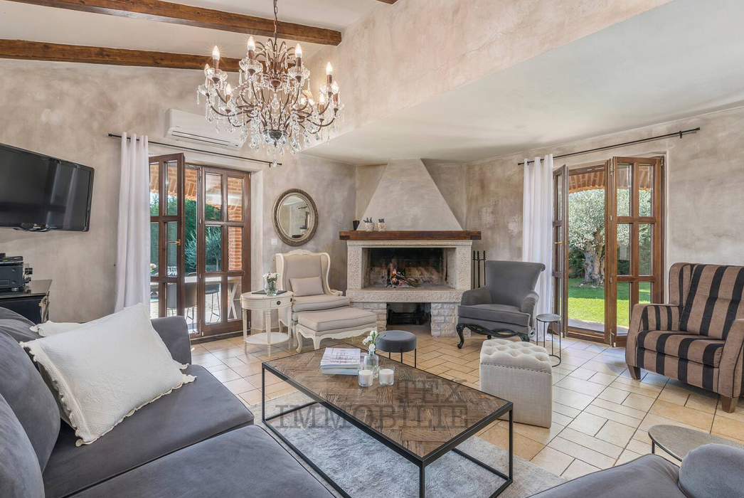 Villa in pietra con piscina in una zona tranquilla – dintorni di Parenzo