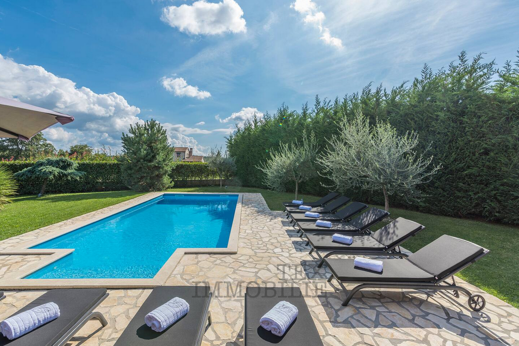 Villa in pietra con piscina in una zona tranquilla – dintorni di Parenzo