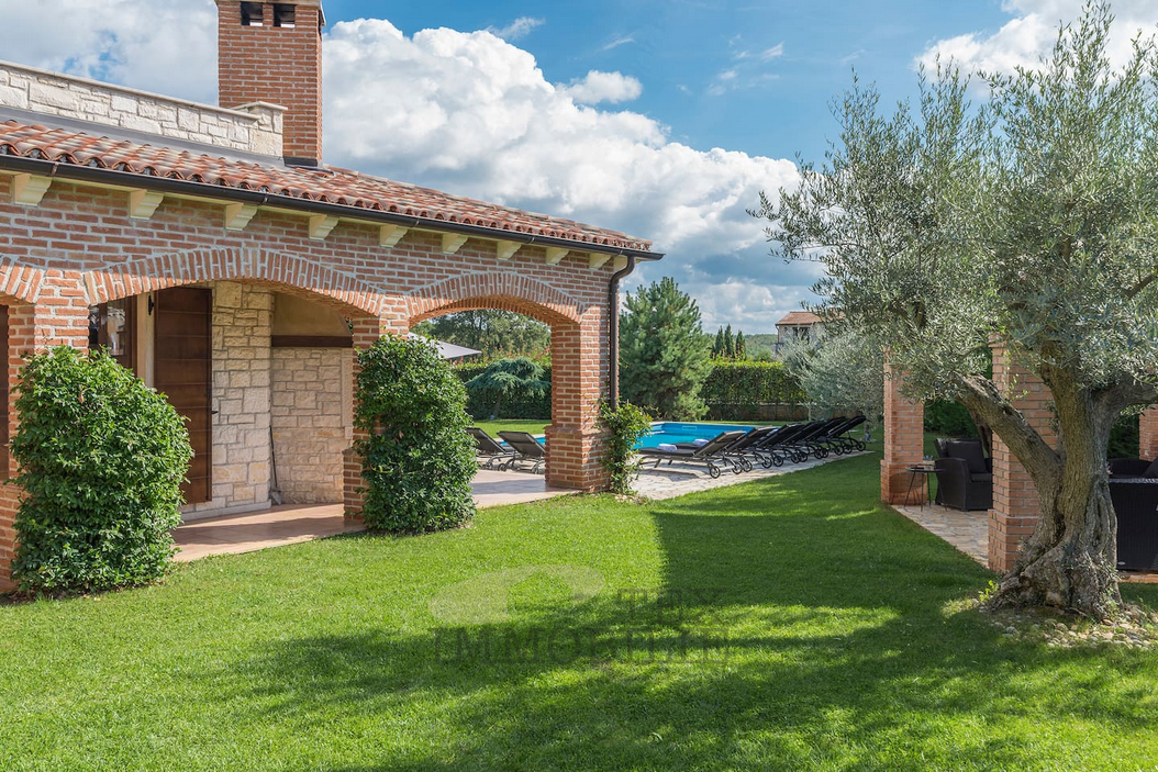 Villa in pietra con piscina in una zona tranquilla – dintorni di Parenzo
