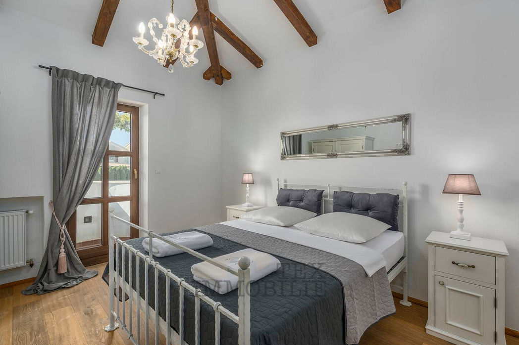 Villa in pietra con piscina in una zona tranquilla – dintorni di Parenzo