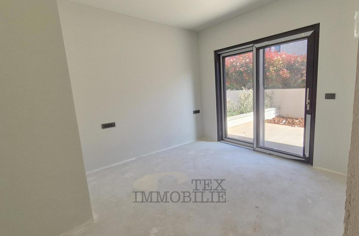 Nuovo appartamento vicino al mare e al centro di Parenzo 