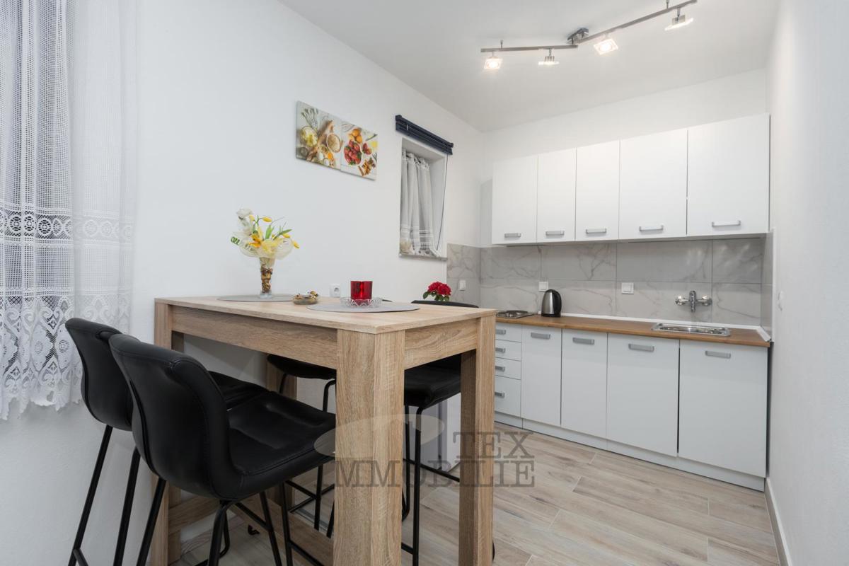 Casa con due appartamenti separati vicino a Parenzo 