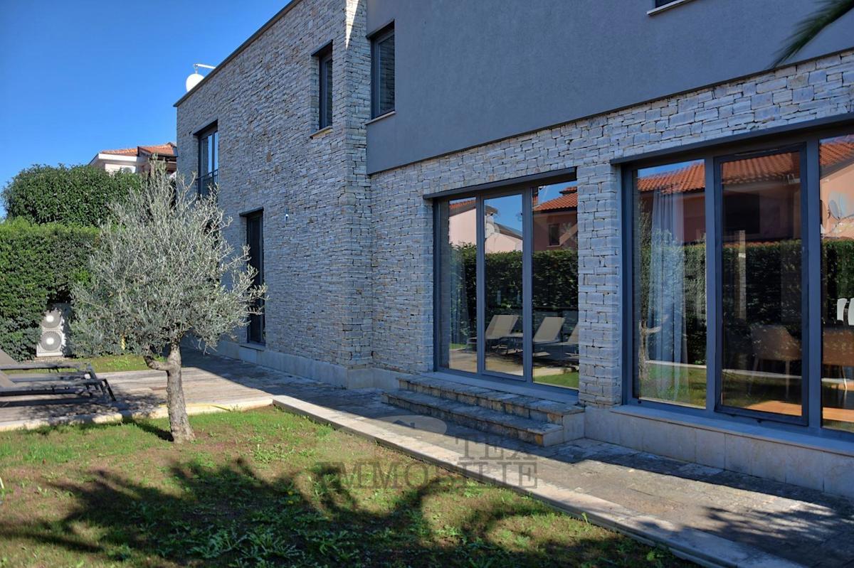 Parenzo - Spaziosa villa moderna a 4 km dal mare