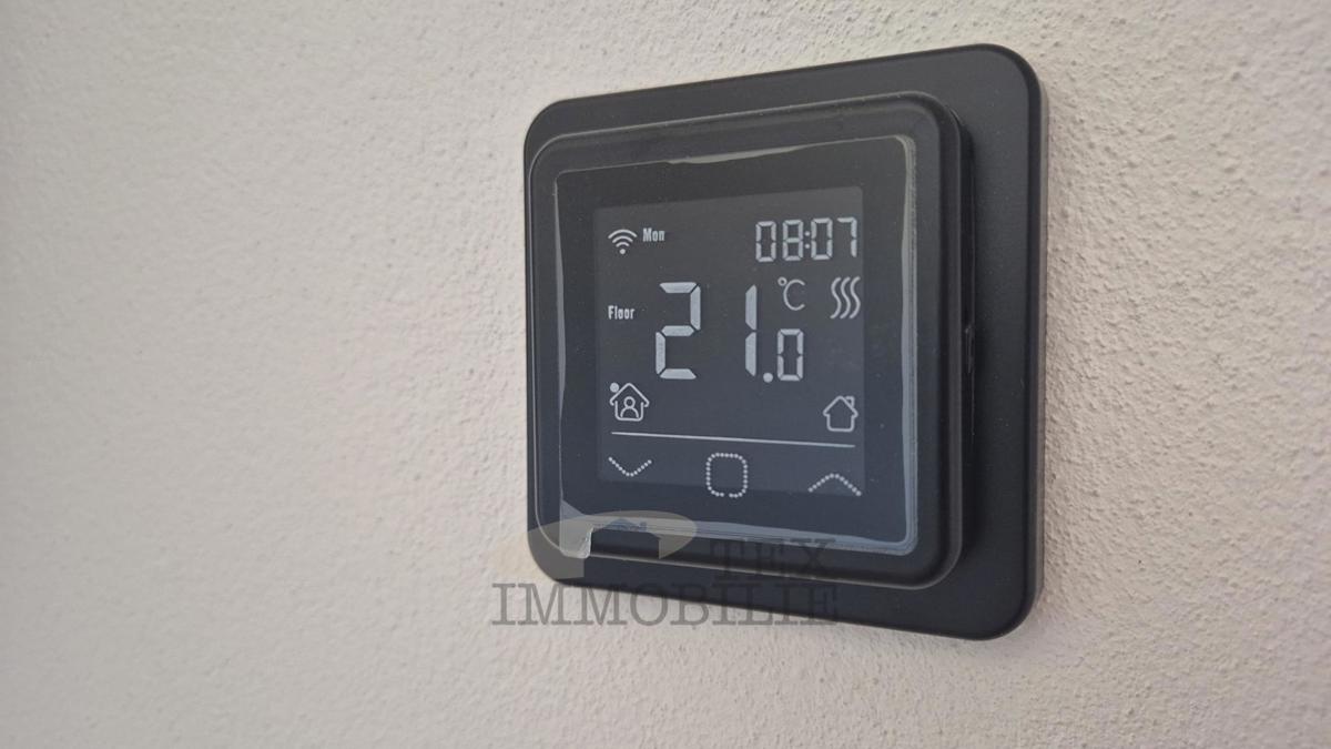 Bella casa in pietra ristrutturata con piscina in vendita