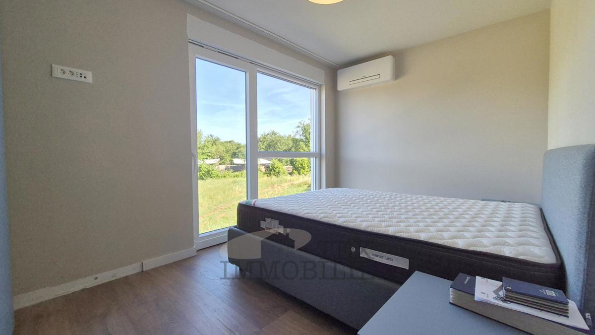 Ville residenziali a 70 m dal mare a Parenzo