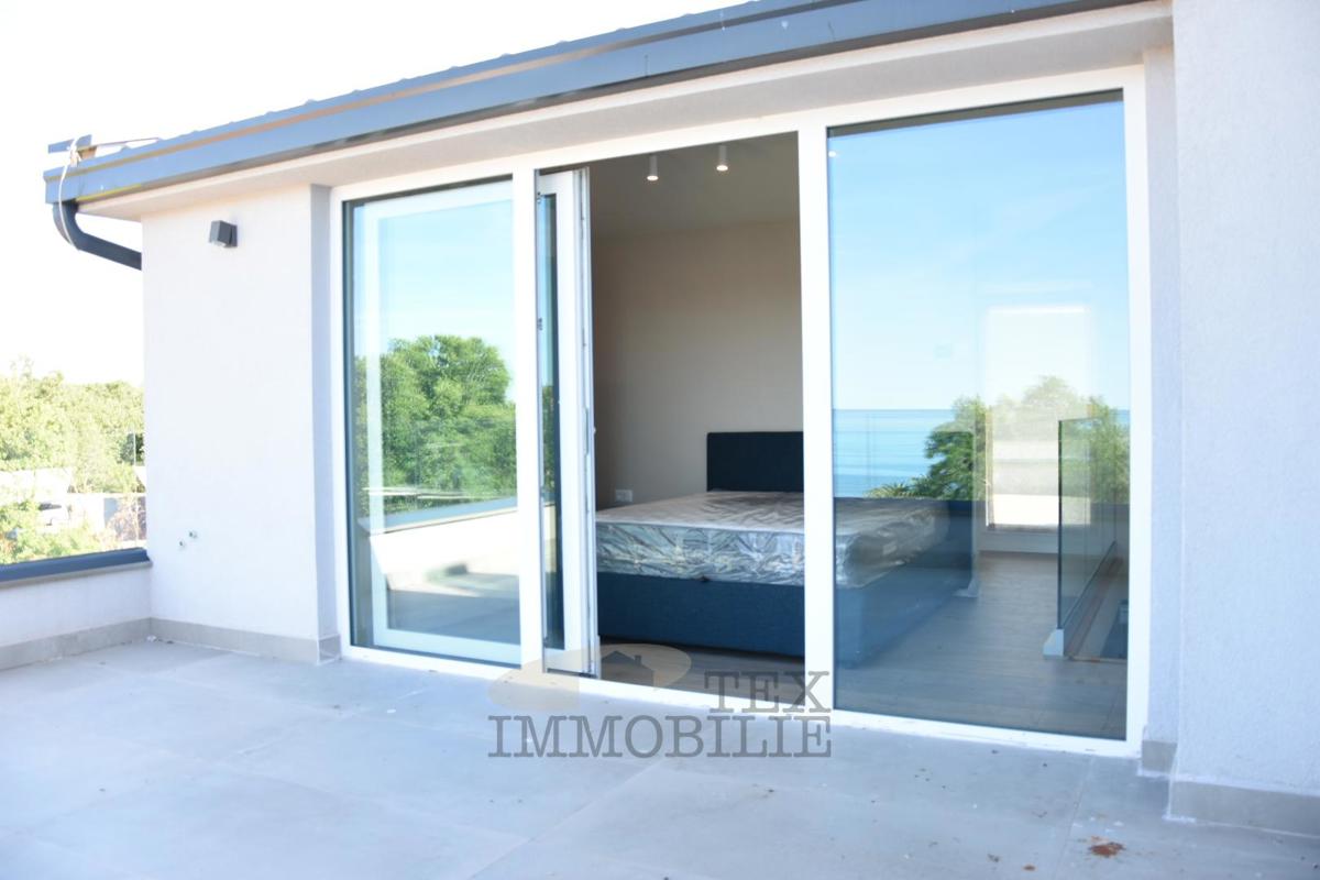 Ville residenziali a 70 m dal mare a Parenzo