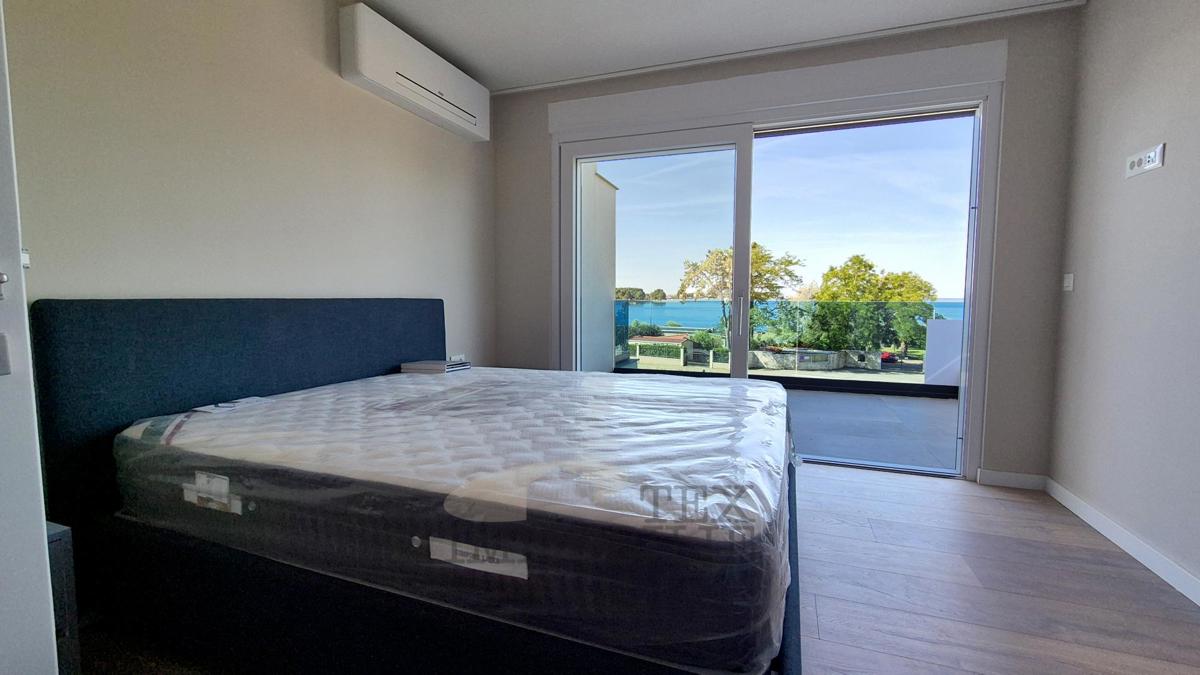 Ville residenziali a 70 m dal mare a Parenzo