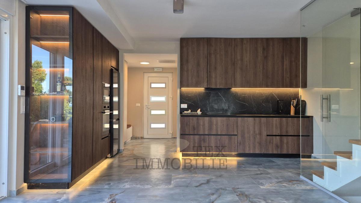 Ville residenziali a 70 m dal mare a Parenzo