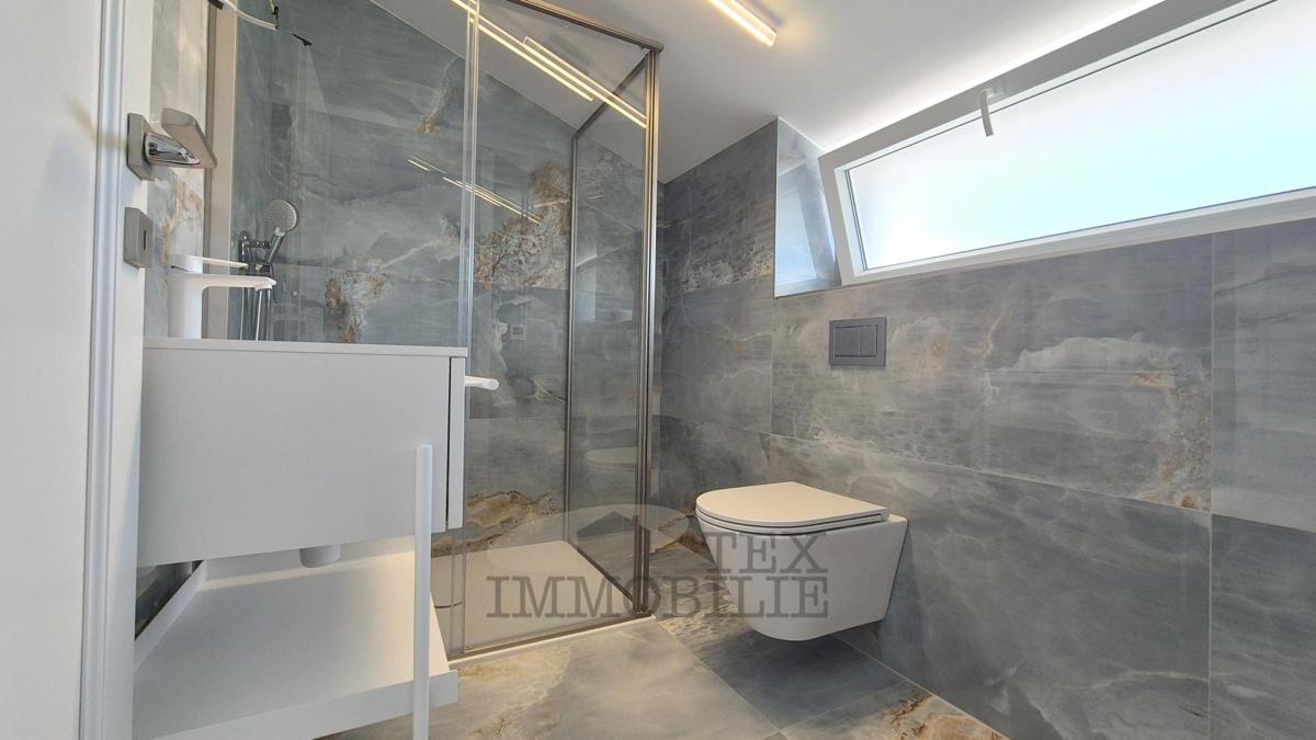 Ville residenziali a 70 m dal mare a Parenzo