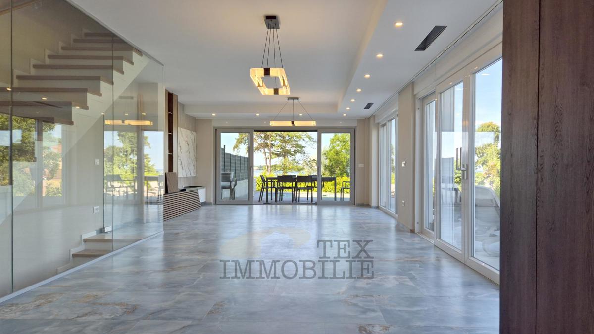 Ville residenziali a 70 m dal mare a Parenzo