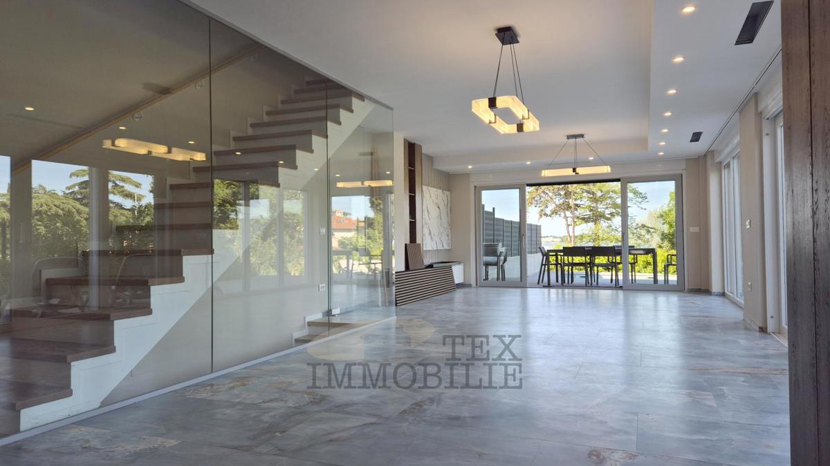 Ville residenziali a 70 m dal mare a Parenzo