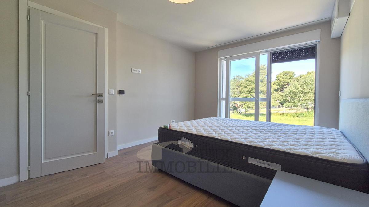 Ville residenziali a 70 m dal mare a Parenzo