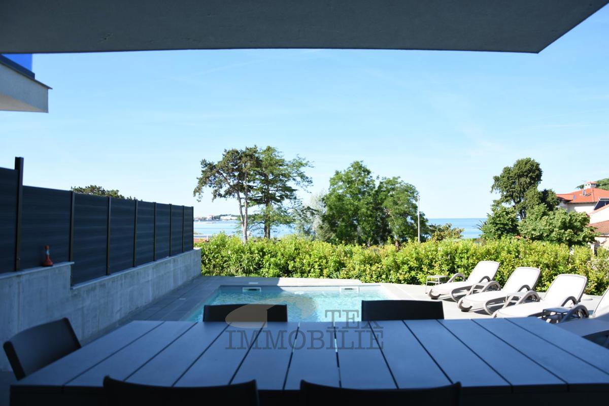 Ville residenziali a 70 m dal mare a Parenzo