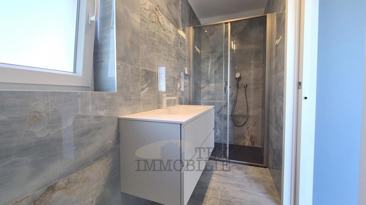 Ville residenziali a 70 m dal mare a Parenzo