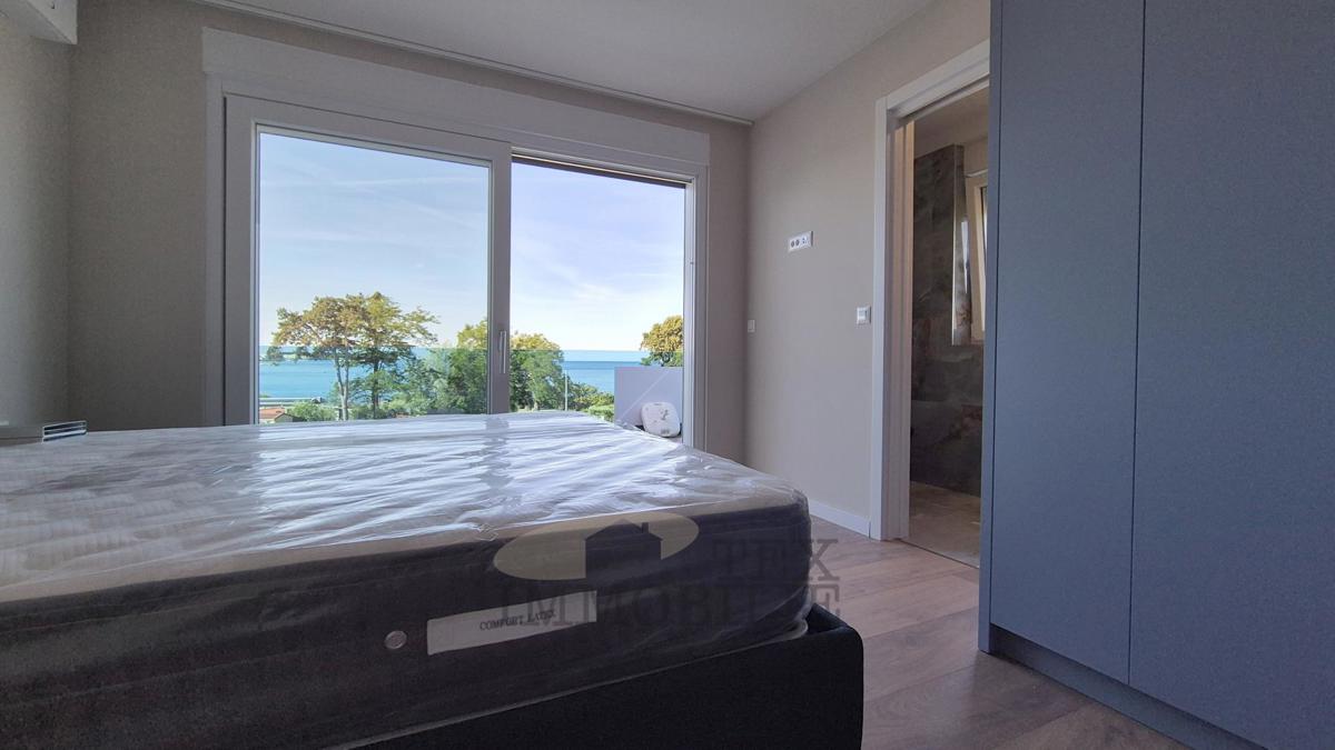 Ville residenziali a 70 m dal mare a Parenzo