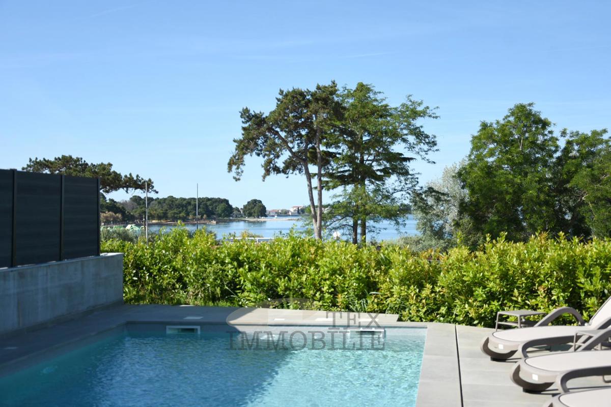 Ville residenziali a 70 m dal mare a Parenzo