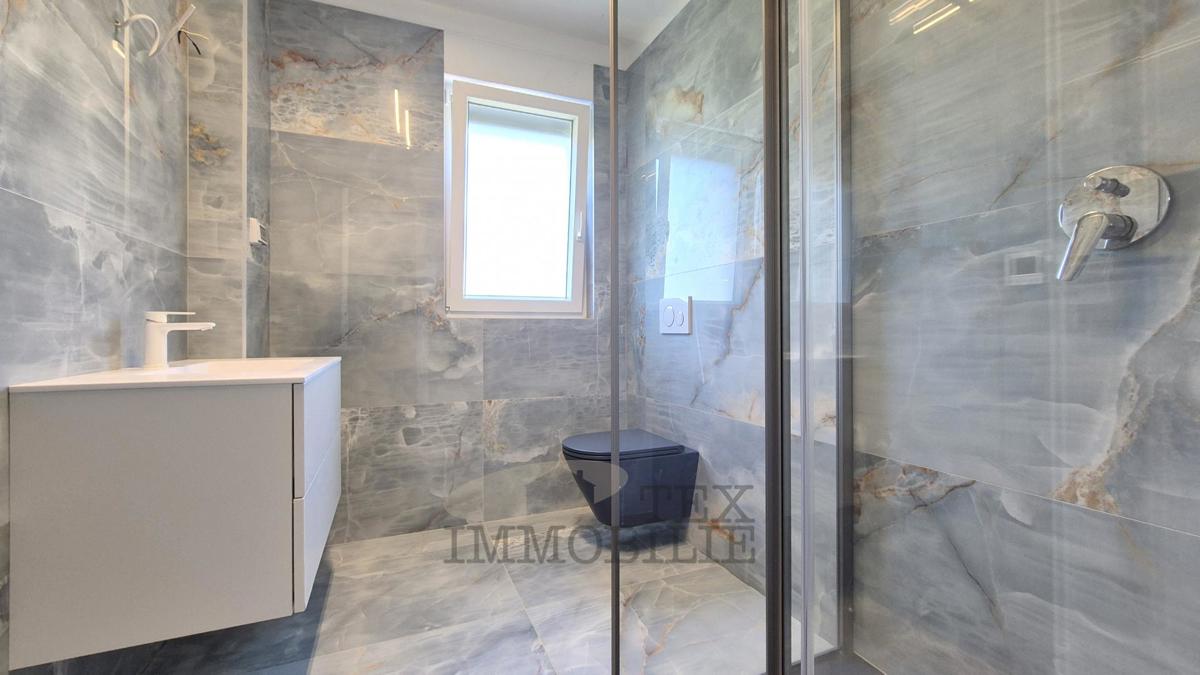 Ville residenziali a 70 m dal mare a Parenzo