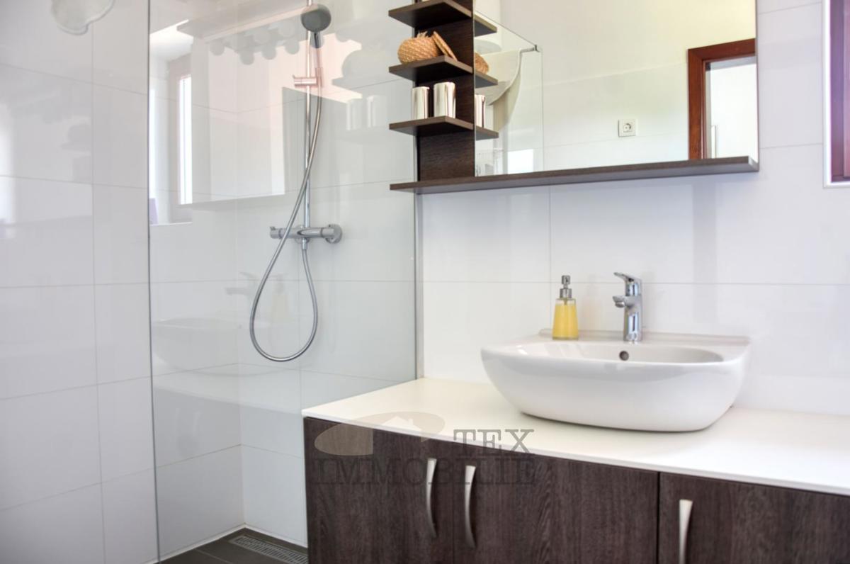 Villa in pietra con piscina in una zona tranquilla dell’Istria – 240 m²