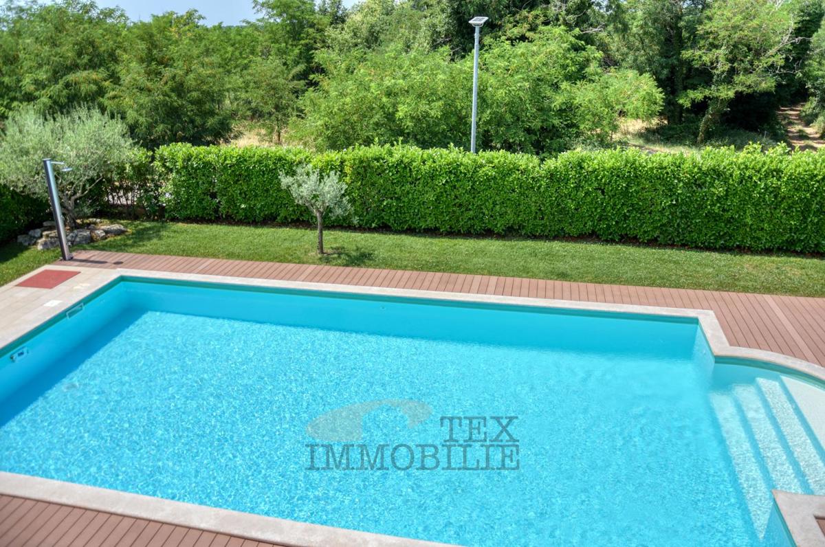 Villa in pietra con piscina in una zona tranquilla dell’Istria – 240 m²