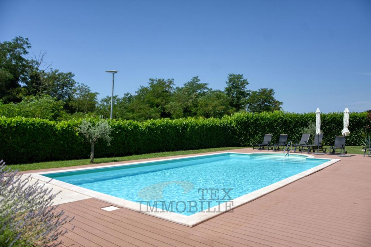 Villa in pietra con piscina in una zona tranquilla dell’Istria – 240 m²