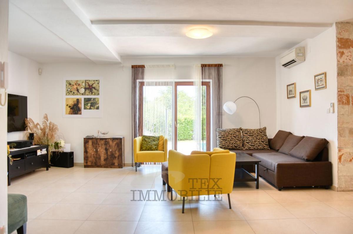 Villa in pietra con piscina in una zona tranquilla dell’Istria – 240 m²