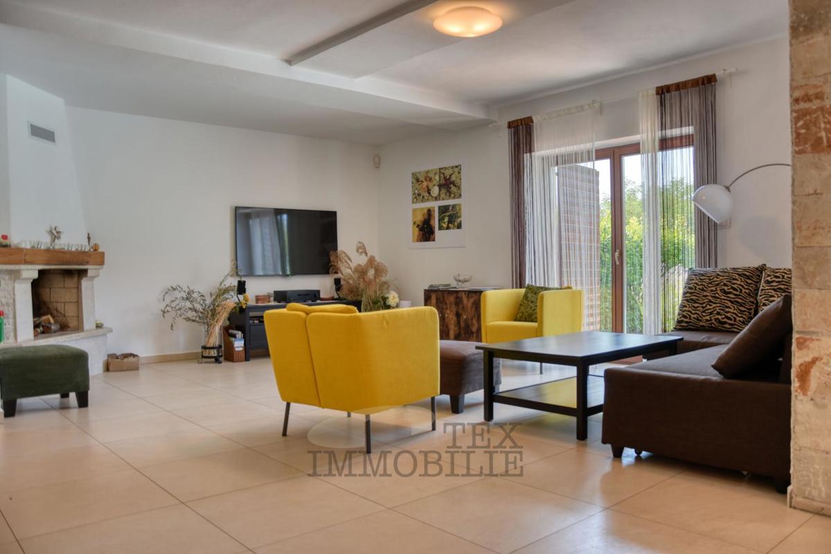 Villa in pietra con piscina in una zona tranquilla dell’Istria – 240 m²