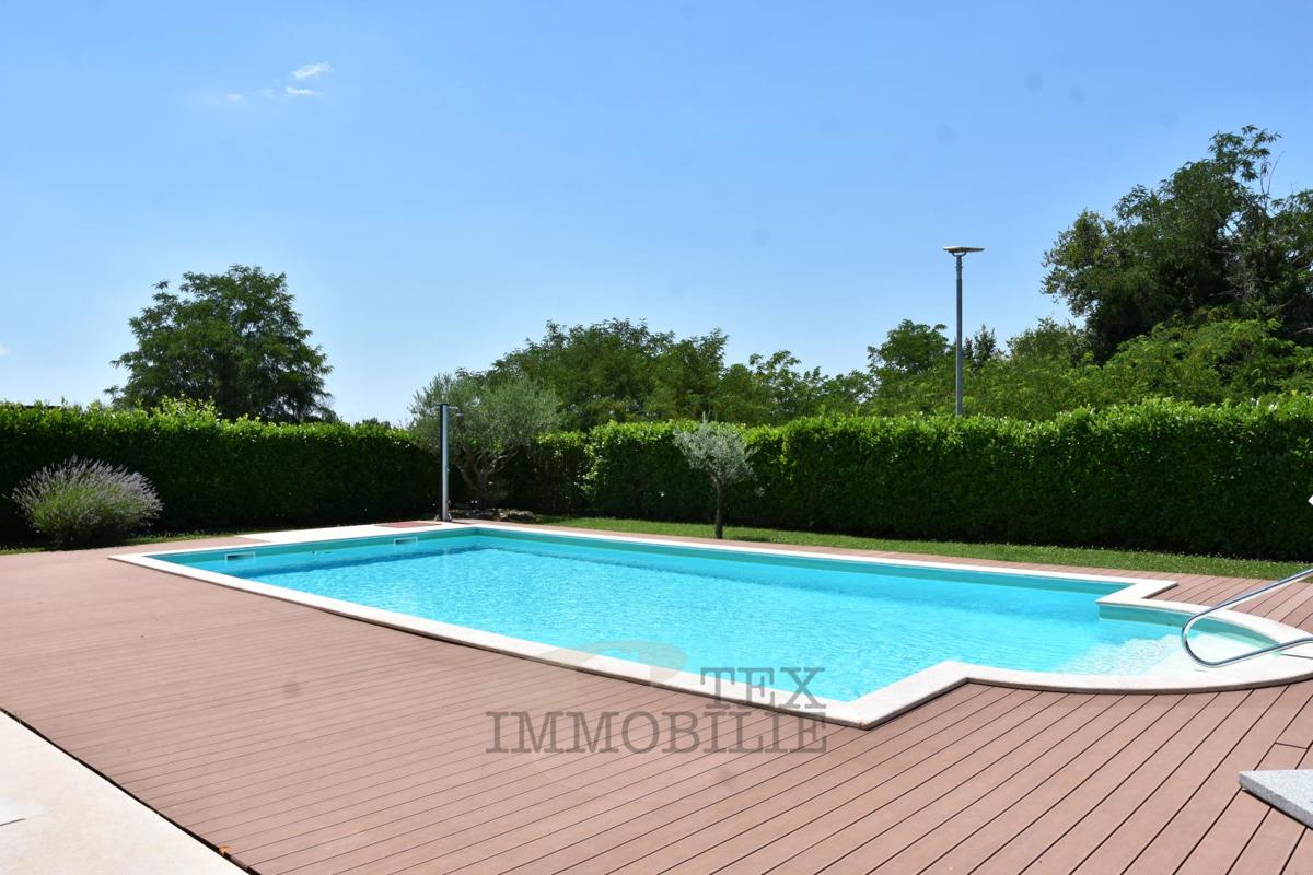 Villa in pietra con piscina in una zona tranquilla dell’Istria – 240 m²