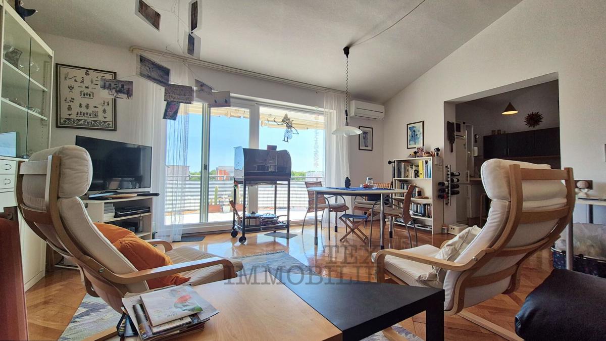 Appartamento con 2 Camere e Terrazza con Vista Mare – Parenzo