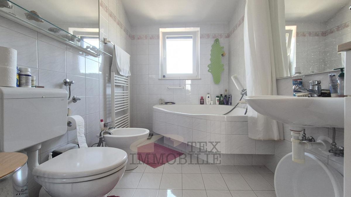 Appartamento con 2 Camere e Terrazza con Vista Mare – Parenzo