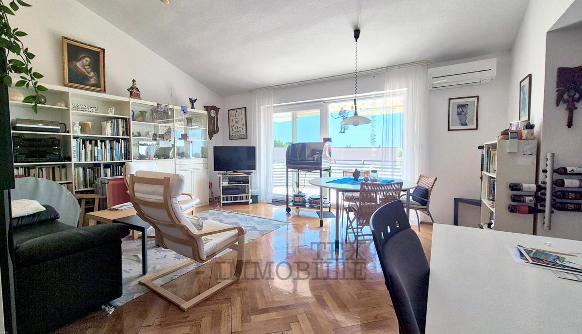 Appartamento con 2 Camere e Terrazza con Vista Mare – Parenzo