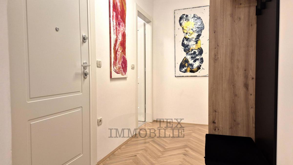 PARENZO – Edificio storico con 4 unità abitative nel pieno centro della città